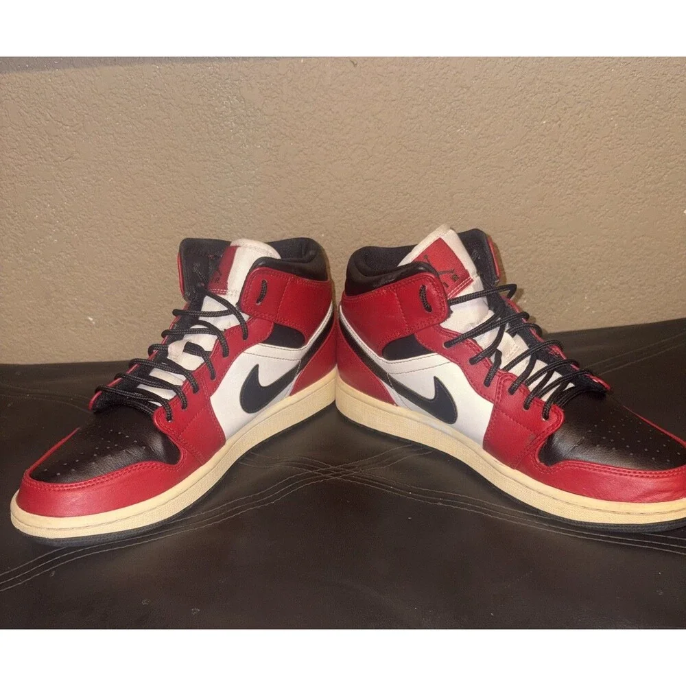 Nike Air Jordan Mid “Chicago Black Toe” Black/Red/White Men’s Size 9 No Box